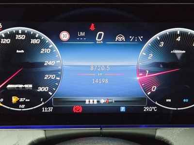 صورة 8 لـ 2025 Mercedes-BENZ GT AMG