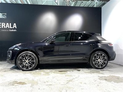 2023 Porsche MACAN thumbnail 32