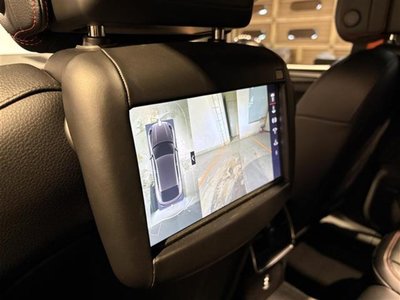 2023 Porsche MACAN thumbnail 28