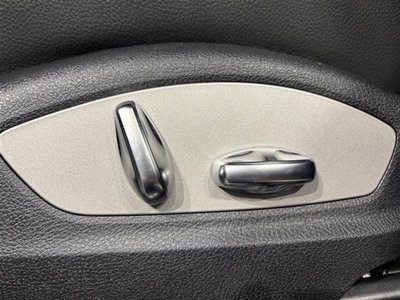 2023 Porsche MACAN thumbnail 14