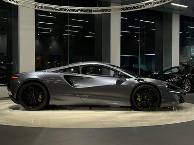 MCLAREN ARTURA - 2