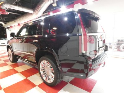 CADILLAC ESCALADE - 8