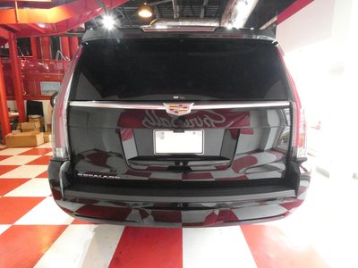 CADILLAC ESCALADE - 9