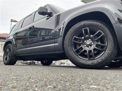 LAND ROVER DEFENDER - 10