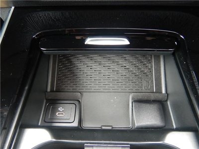 2025 Mercedes-BENZ GLB — миниатюра 17