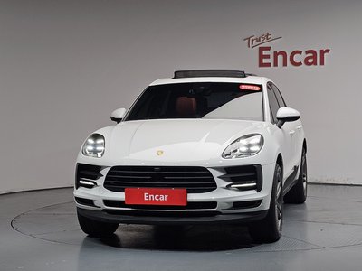 PORSCHE MACAN - 2