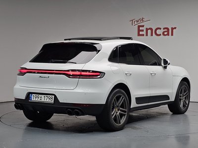 PORSCHE MACAN - 3