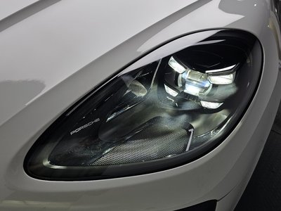 PORSCHE MACAN - 9