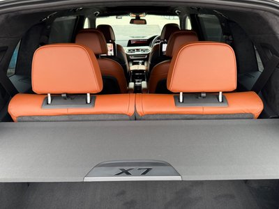 2021 BMW X7 缩略图 64