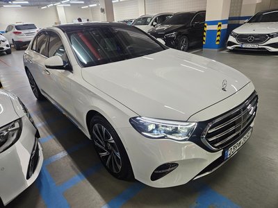 MERCEDES-BENZ E-CLASS - 6