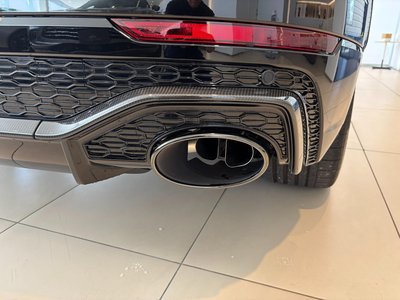صورة 9 لـ 2023 AUDI RS Q8