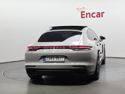 PORSCHE PANAMERA - 3
