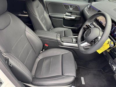 MERCEDES-BENZ GLA - 10