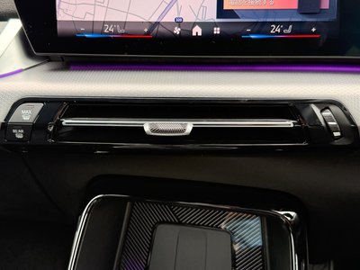 2025 BMW X1 — миниатюра 39