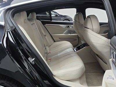 2022 BMW 8 SERIES thumbnail 18