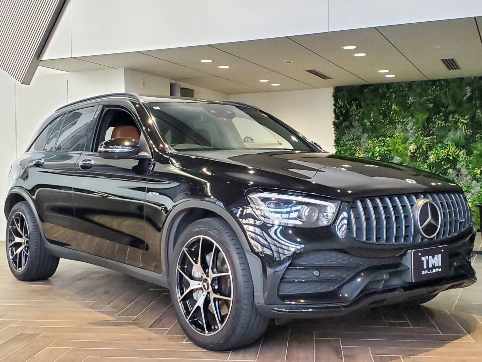 MERCEDES-BENZ GLC AMG - View 1