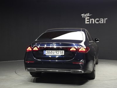 MERCEDES-BENZ E-CLASS - 4