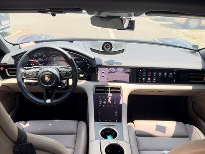 صورة مصغرة 15 لـ 2024 Porsche TAYCAN