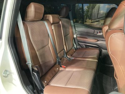 TOYOTA LAND CRUISER 250 - 9