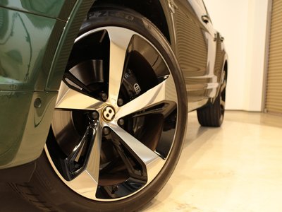 BENTLEY BENTAYGA - 4