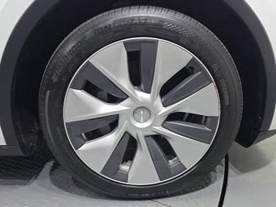 صورة 8 لـ 2022 Tesla MODEL Y