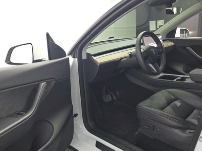 صورة مصغرة 13 لـ 2022 Tesla MODEL Y