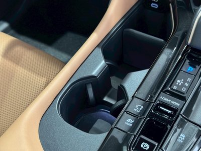 2025 Toyota CROWN SPORT — миниатюра 74