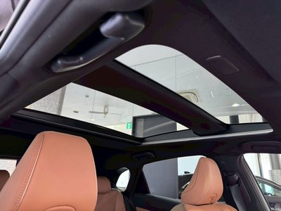 2025 Toyota CROWN SPORT photo 4