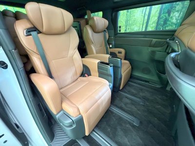 2025 Toyota VELLFIRE photo 9