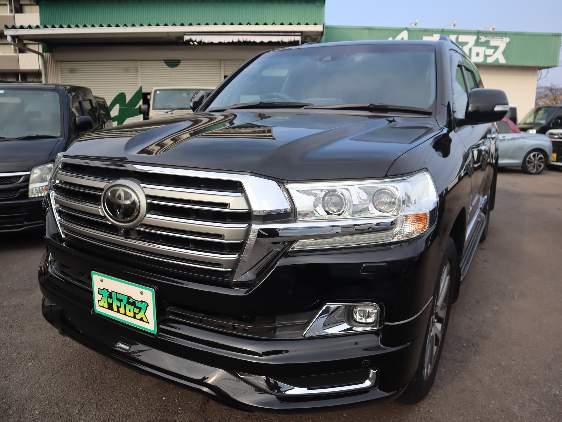 TOYOTA LAND CRUISER 200 - View 1
