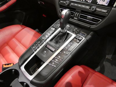 صورة مصغرة 12 لـ 2021 Porsche MACAN