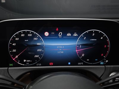 MERCEDES-BENZ E-CLASS - 8