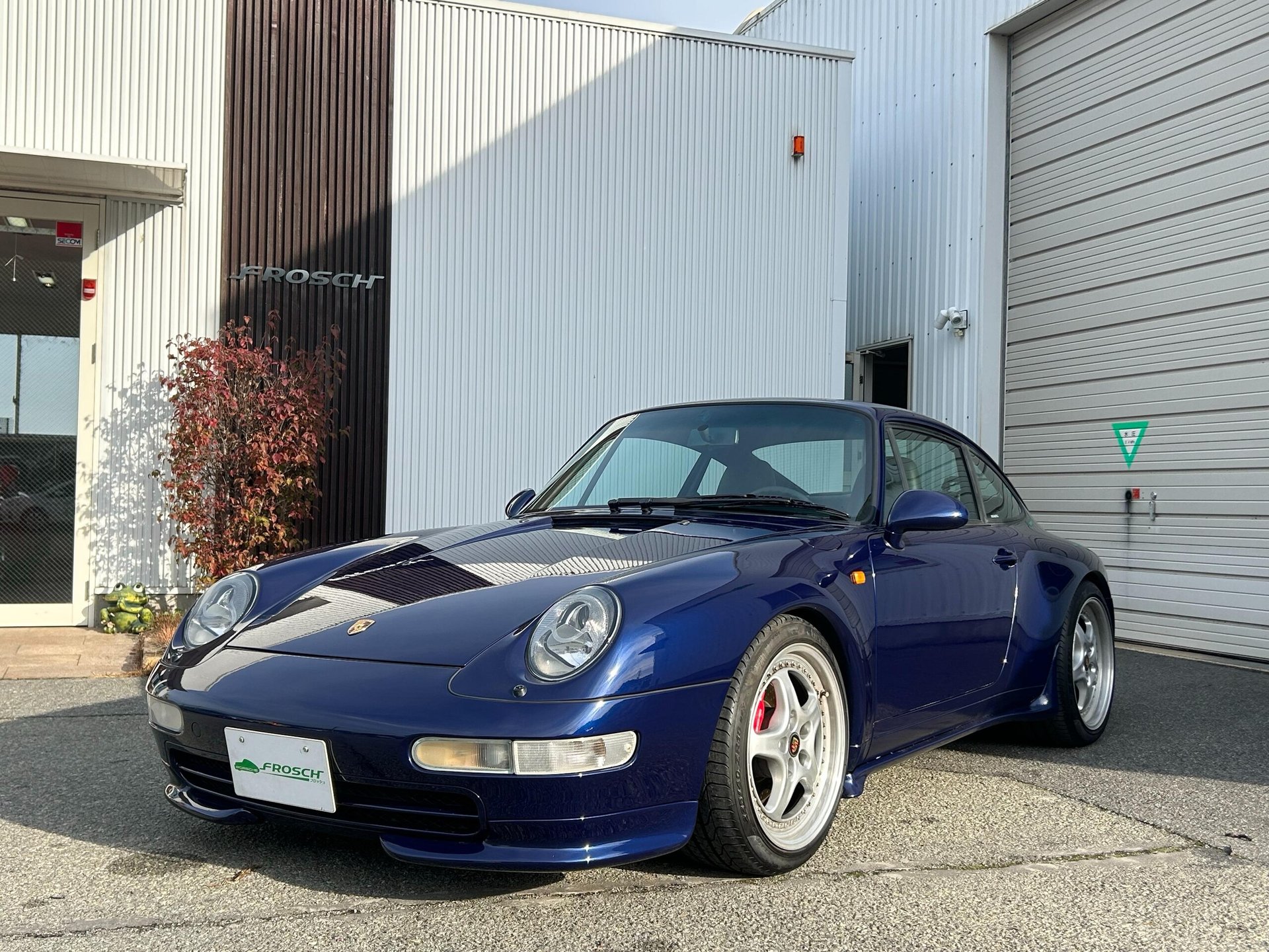 PORSCHE 911 - View 1