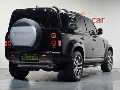 LAND ROVER DEFENDER - 4