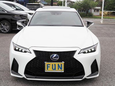 2020 Lexus IS — фото 2