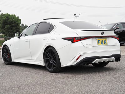 2020 Lexus IS — фото 6