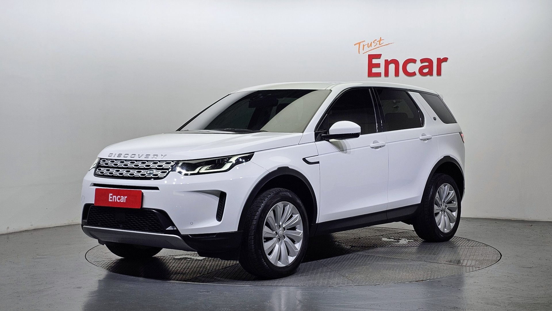 LAND ROVER DISCOVERY SPORT - View 1