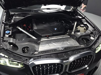صورة 7 لـ 2023 BMW X4