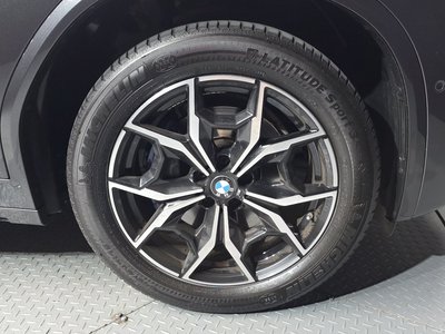 صورة 8 لـ 2023 BMW X4