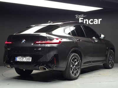 صورة 4 لـ 2023 BMW X4
