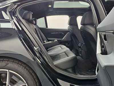 2025 BMW 5 SERIES 缩略图 17