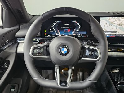 2025 BMW 5 SERIES 缩略图 18