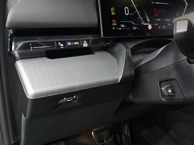 2025 BMW 5 SERIES 缩略图 28