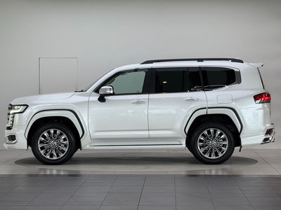 TOYOTA LAND CRUISER 300 - 6