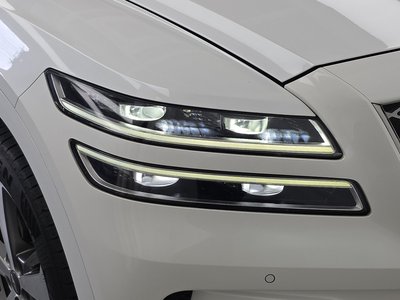 2020 Genesis GV80 photo 9