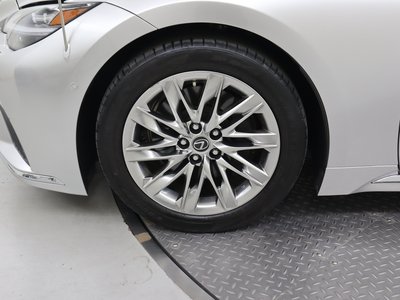 صورة مصغرة 30 لـ 2021 Lexus LS