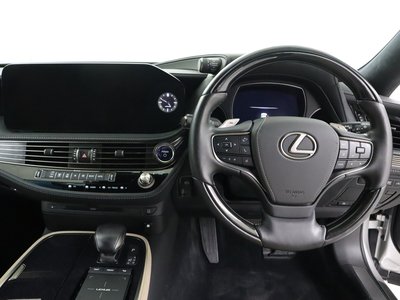 2021 Lexus LS photo 4