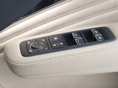 صورة مصغرة 25 لـ 2021 Lexus LS