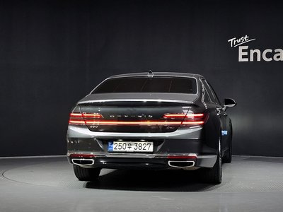 صورة 4 لـ 2020 Genesis G90