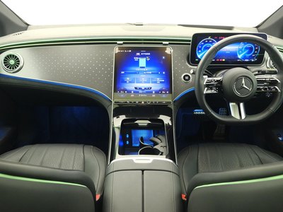 MERCEDES-BENZ EQE - 8